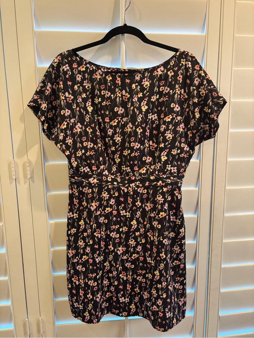 Zara Black Floral Short-Sleeve Waist-Defined Dress